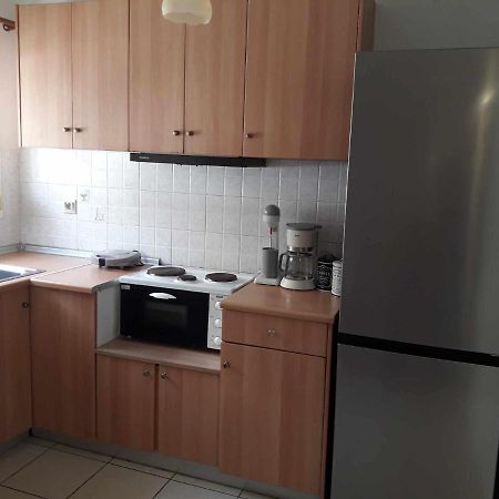 Simple, Calm And Center 2 Apartment Kalamata Bagian luar foto