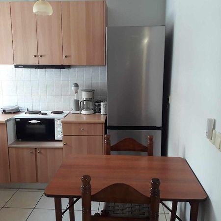 Simple, Calm And Center 2 Apartment Kalamata Bagian luar foto