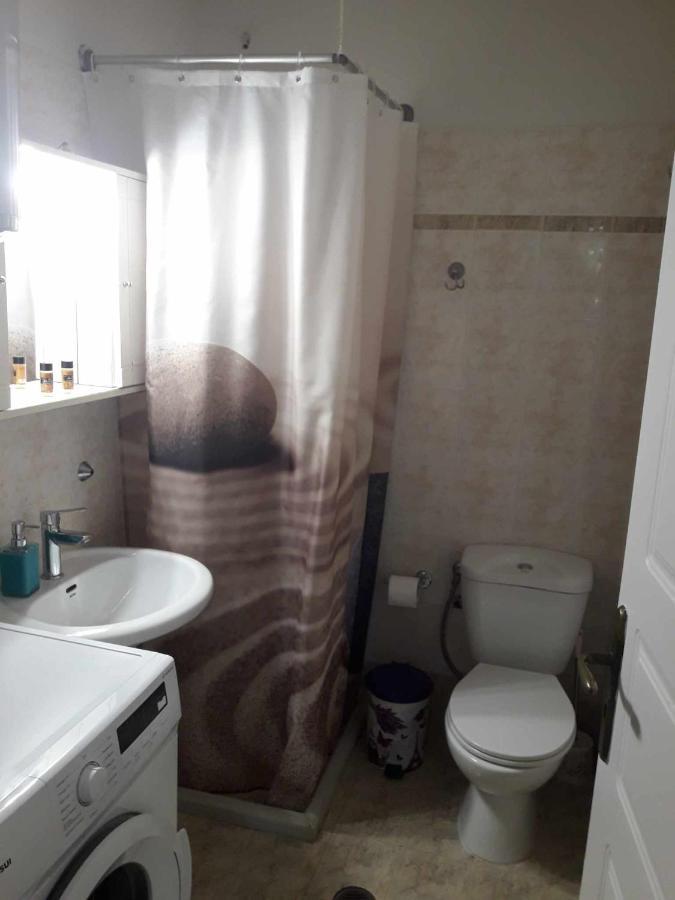Simple, Calm And Center 2 Apartment Kalamata Bagian luar foto