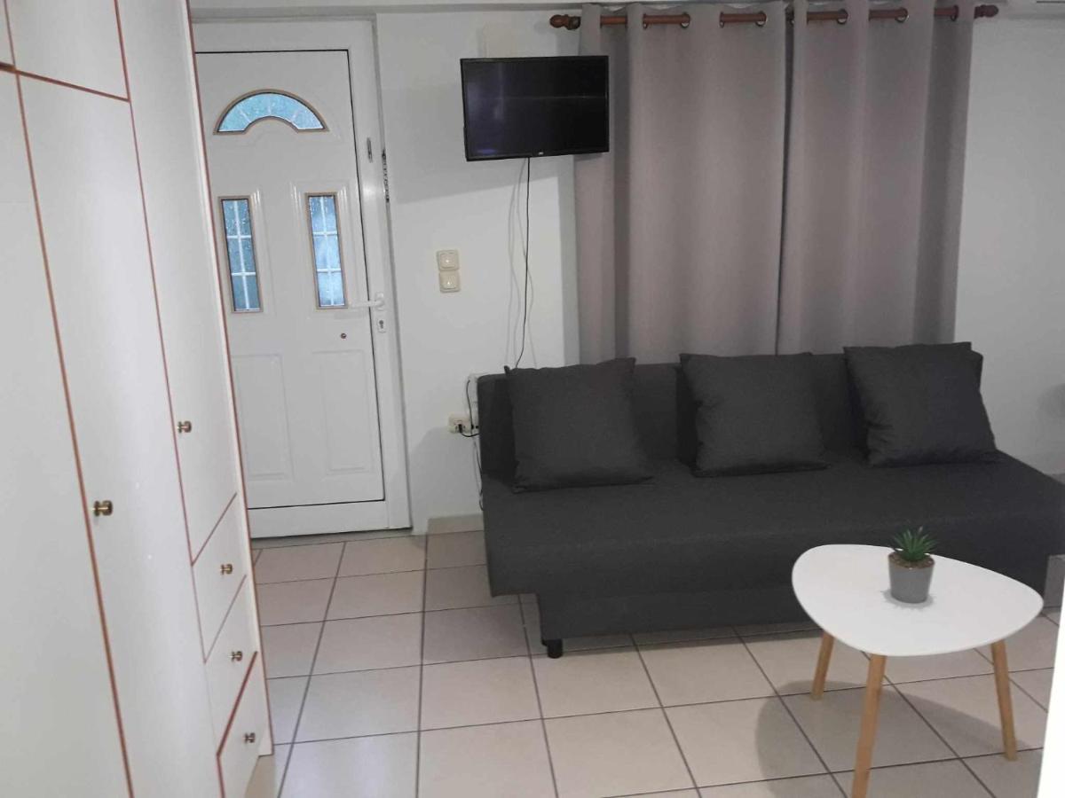 Simple, Calm And Center 2 Apartment Kalamata Bagian luar foto