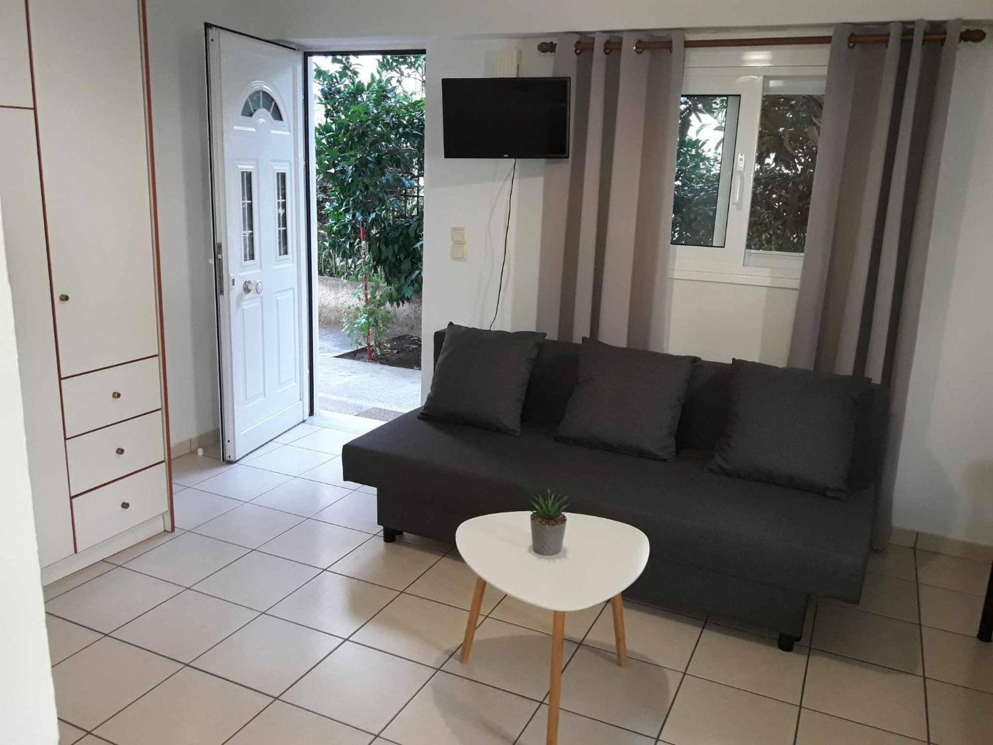 Simple, Calm And Center 2 Apartment Kalamata Bagian luar foto